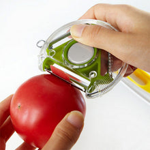 Detailed view of round peeler‰۪s cutting mechanism.